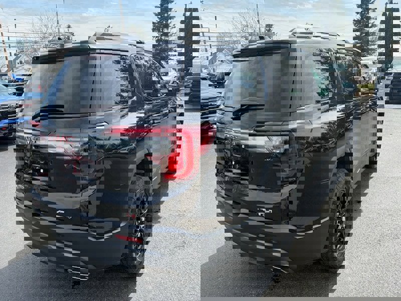 Used 2023 GMC Acadia AT4 w/ Preferred Package AWD/4WD image 4