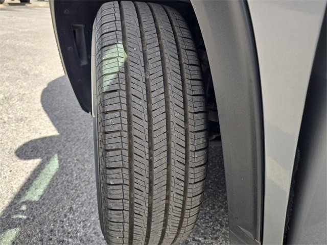 Used 2024 Chevrolet Traverse LT image 31