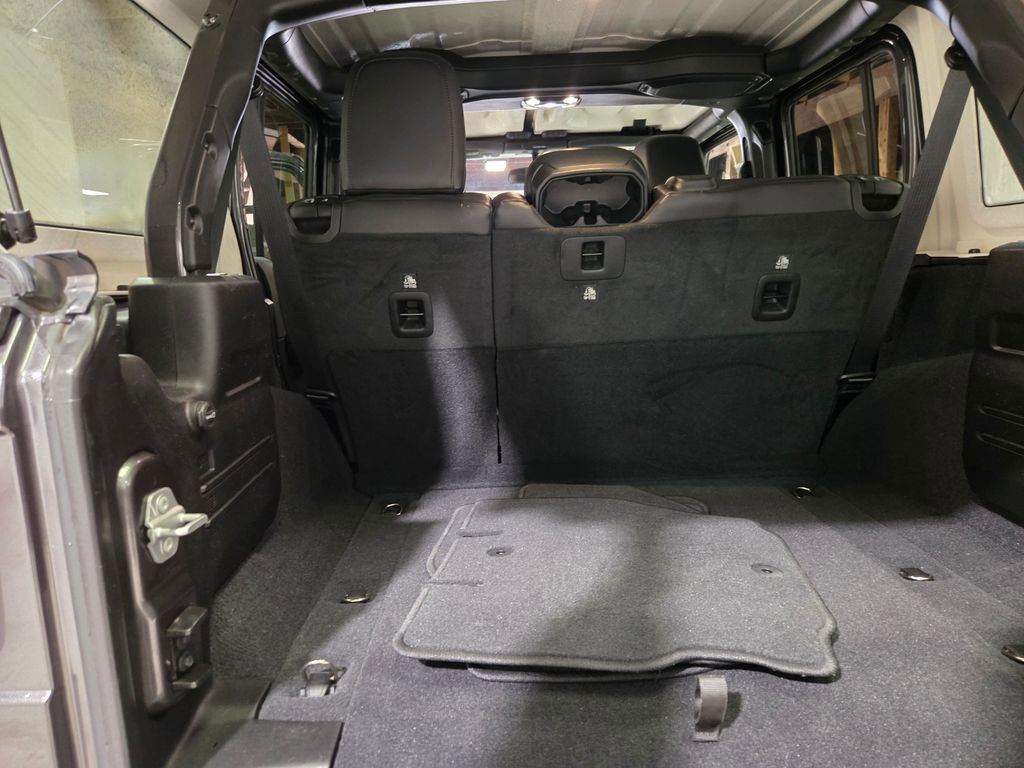 Used 2021 Jeep Wrangler Unlimited Sahara w/ Dual Top Group image 23