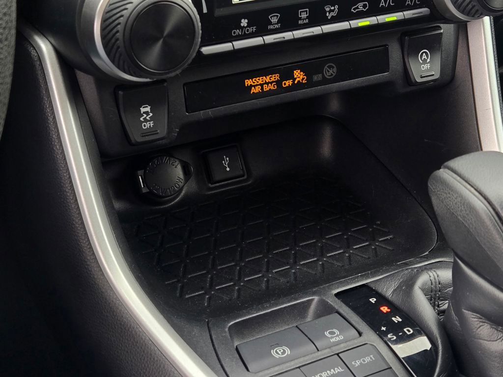 Used 2020 Toyota RAV4 LE w/ All Weather Liner Package image 35
