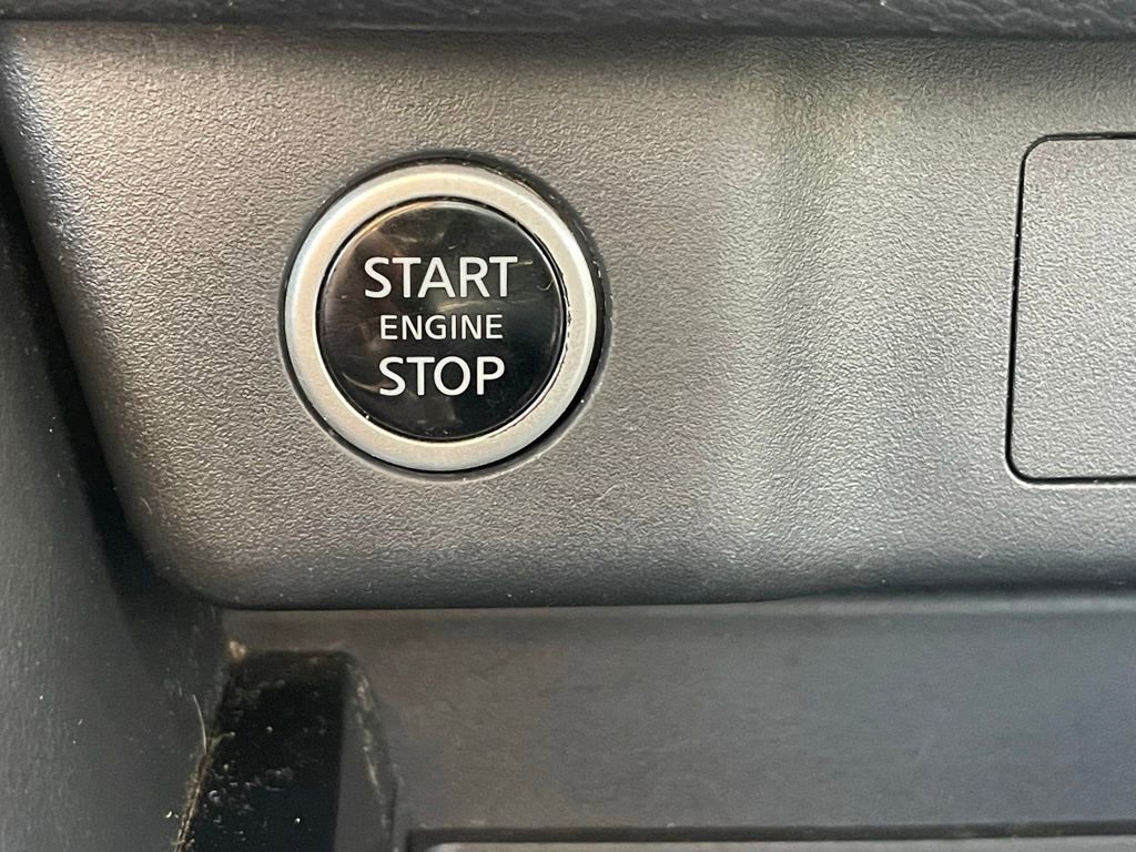 Used 2023 Nissan Rogue SL AWD/4WD image 32