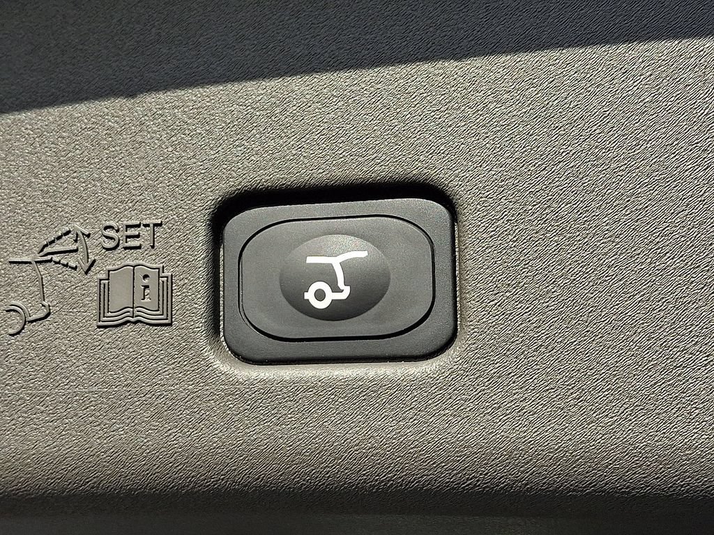Certified 2024 Lincoln Nautilus Premier AWD/4WD image 29