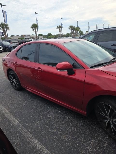 Used 2024 Toyota Camry SE w/ Cold Weather Package FWD image 2