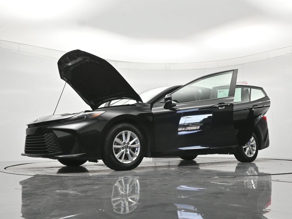 Used 2025 Toyota Camry LE FWD image 48