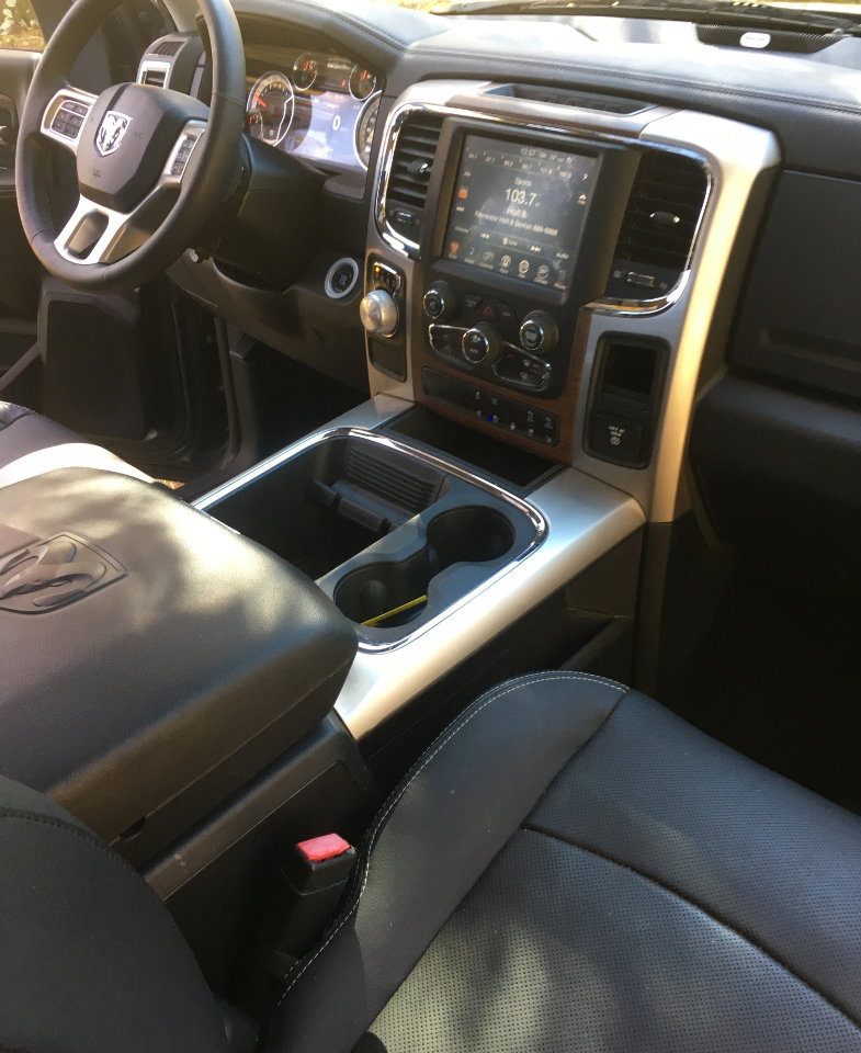 Used 2016 RAM 1500 Laramie w/ Convenience Group image 20