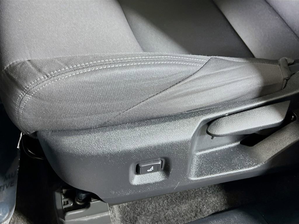 Certified 2024 Toyota Tacoma SR5 AWD/4WD image 17