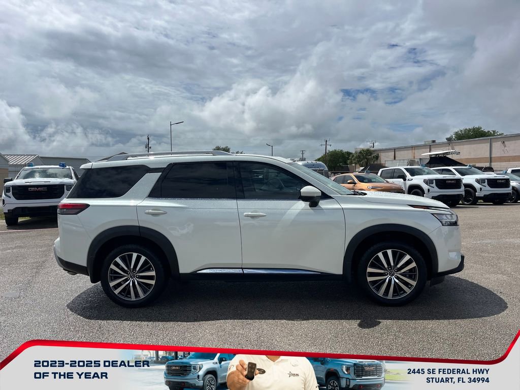 Used 2022 Nissan Pathfinder Platinum w/ Cargo Package image 8