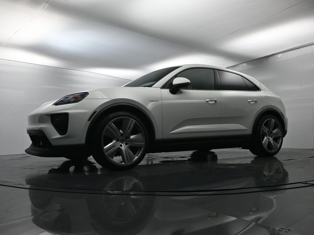 Certified 2025 Porsche Macan 4 Electric image 44