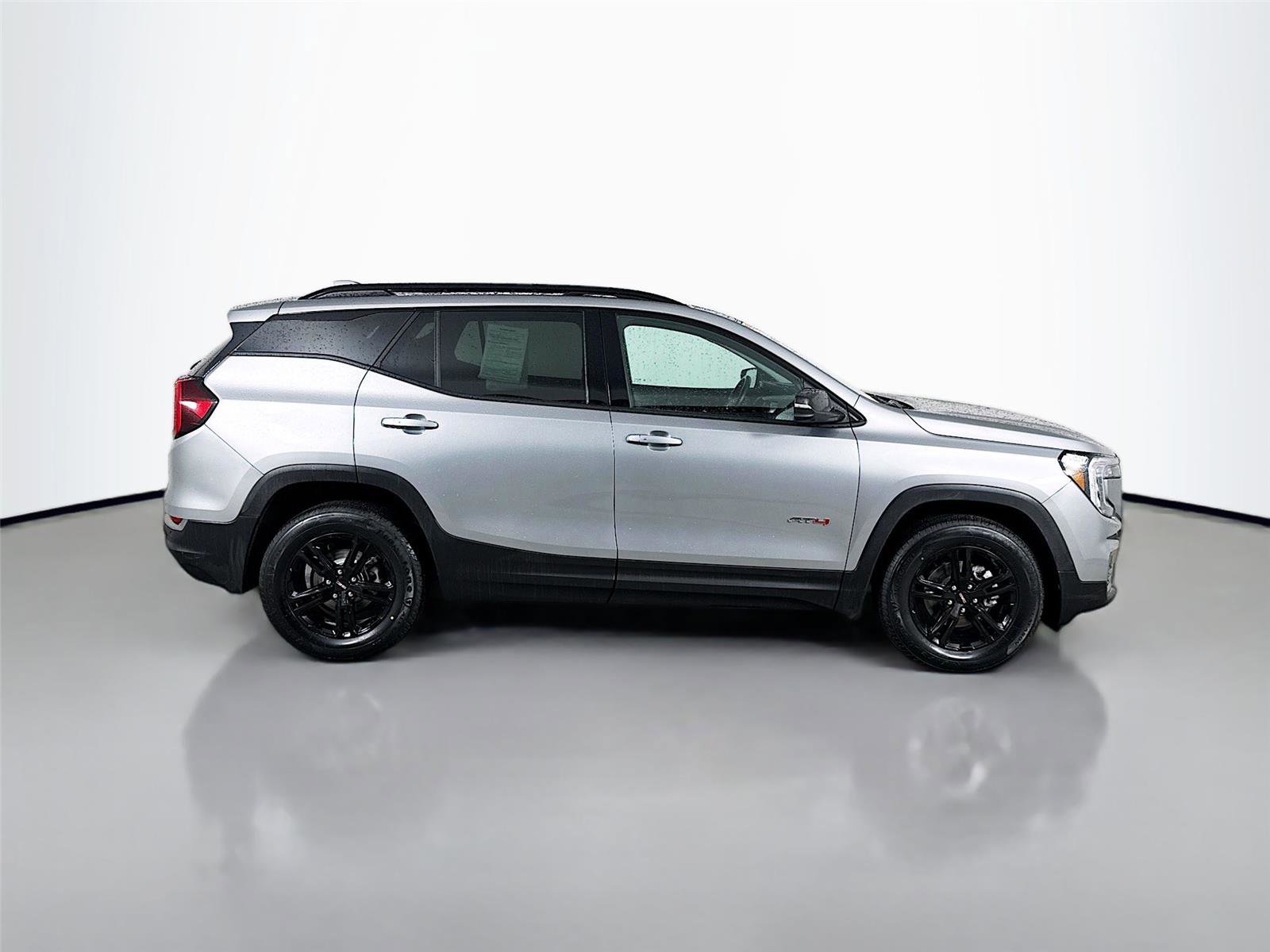 Used 2024 GMC Terrain AT4 w/ Infotainment Package II image 10