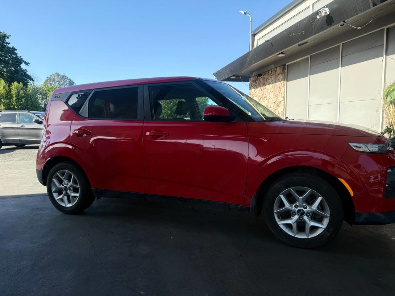 Used 2020 Kia Soul S FWD image 5