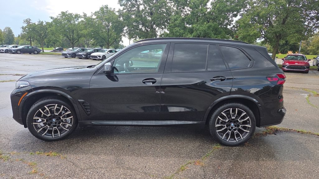 Used 2024 BMW X5 xDrive40i w/ M Sport Package AWD/4WD image 5