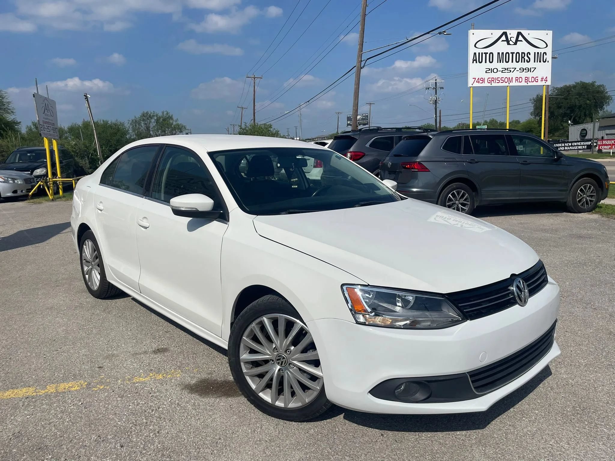 Used 2012 Volkswagen Jetta SEL FWD image 2
