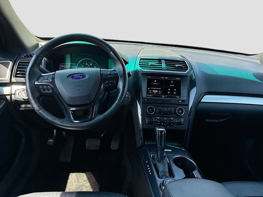 Used 2016 Ford Explorer XLT w/ Equipment Group 202A AWD/4WD image 20