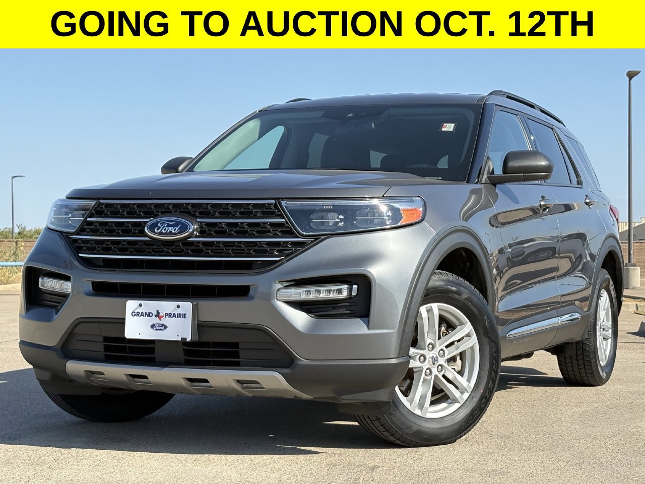 Used 2024 Ford Explorer XLT w/ Equipment Group 202A AWD/4WD image 2