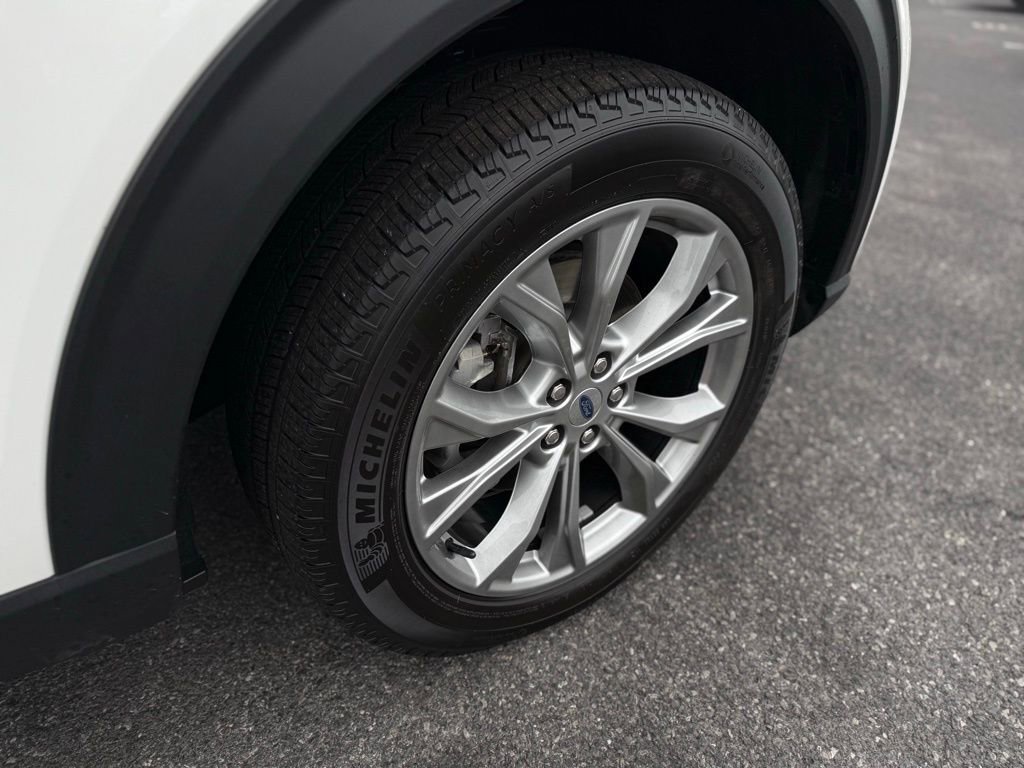 Used 2022 Ford Explorer XLT w/ Equipment Group 202A image 10