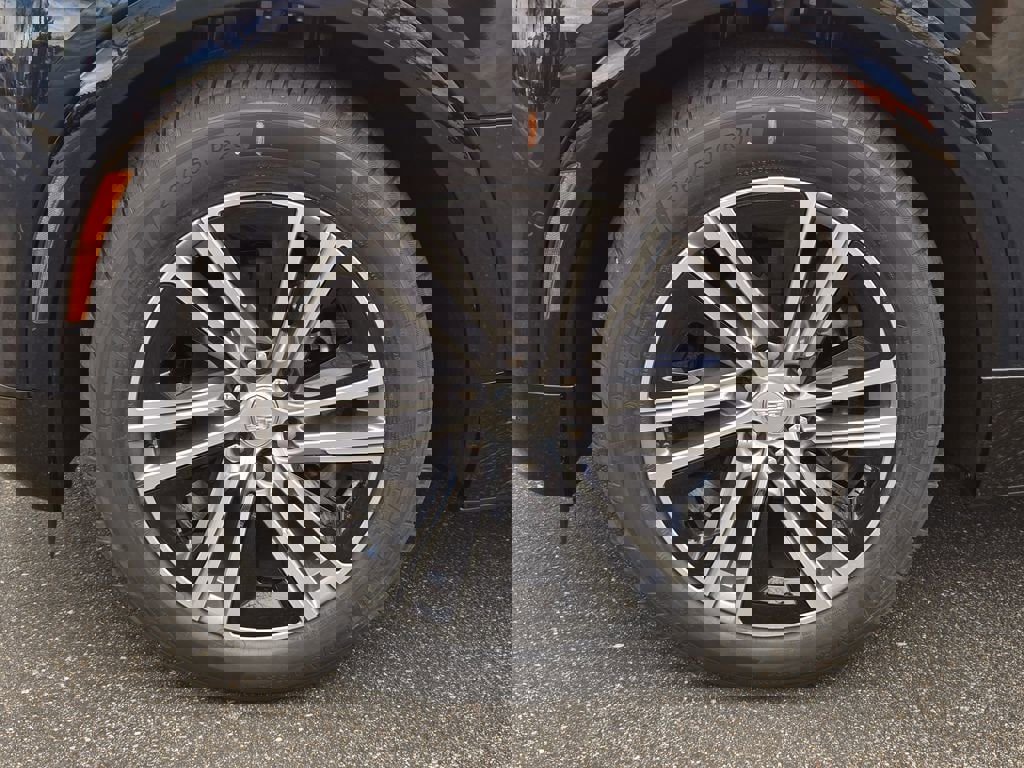 New 2026 Cadillac Lyriq Premium Luxury w/ LPO, Floor Liner Package image 6