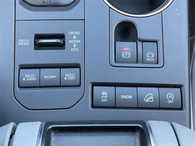 Used 2021 Toyota Highlander XLE image 24