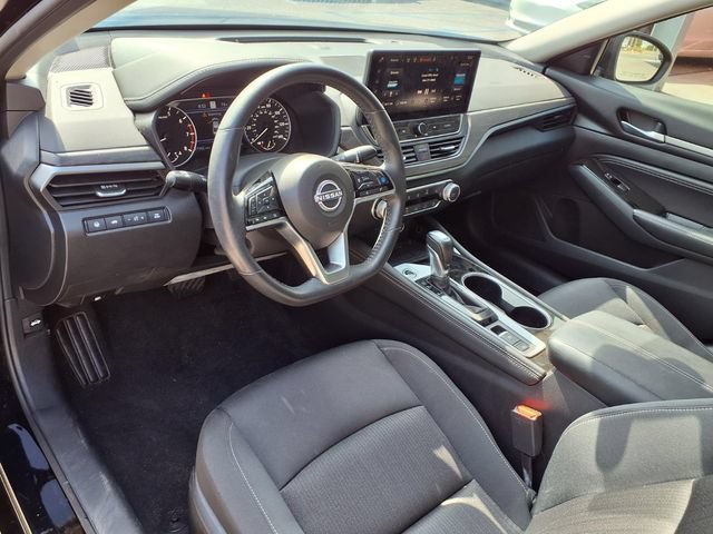 Used 2023 Nissan Altima 2.5 SV w/ SV Premium Package FWD image 4