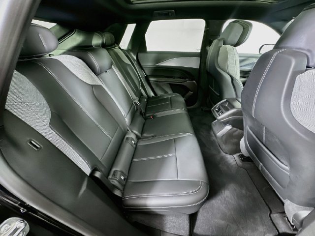 Used 2024 Cadillac Lyriq Tech w/ Driver Assist Package AWD/4WD image 29