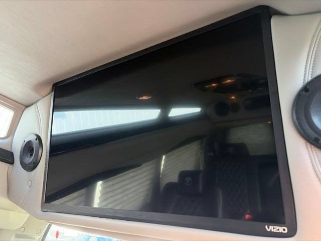 Used 2023 Chevrolet Express 2500 RWD image 30