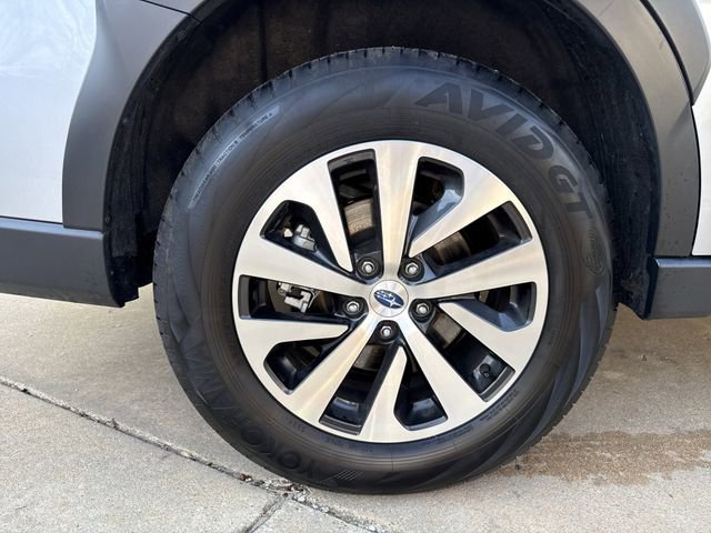 Certified 2025 Subaru Outback Premium w/ Popular Package #1A image 12