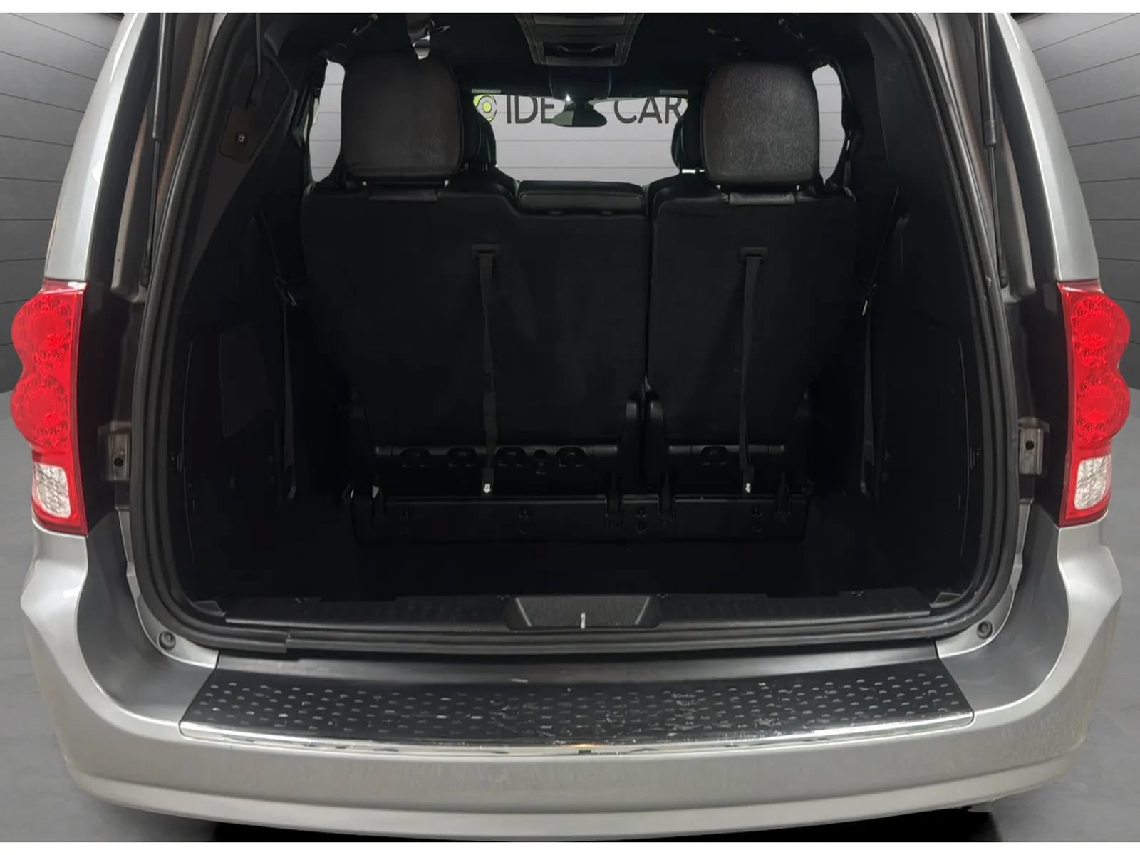 Used 2019 Dodge Grand Caravan GT FWD image 19