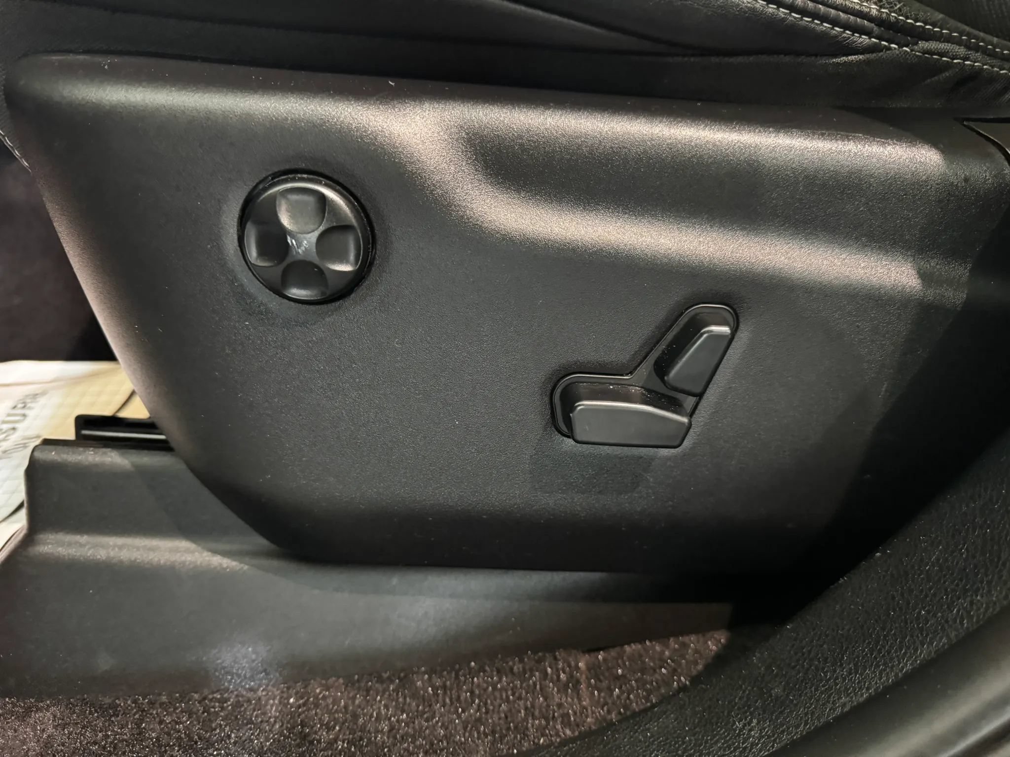 Used 2018 Jeep Grand Cherokee SRT AWD/4WD image 12