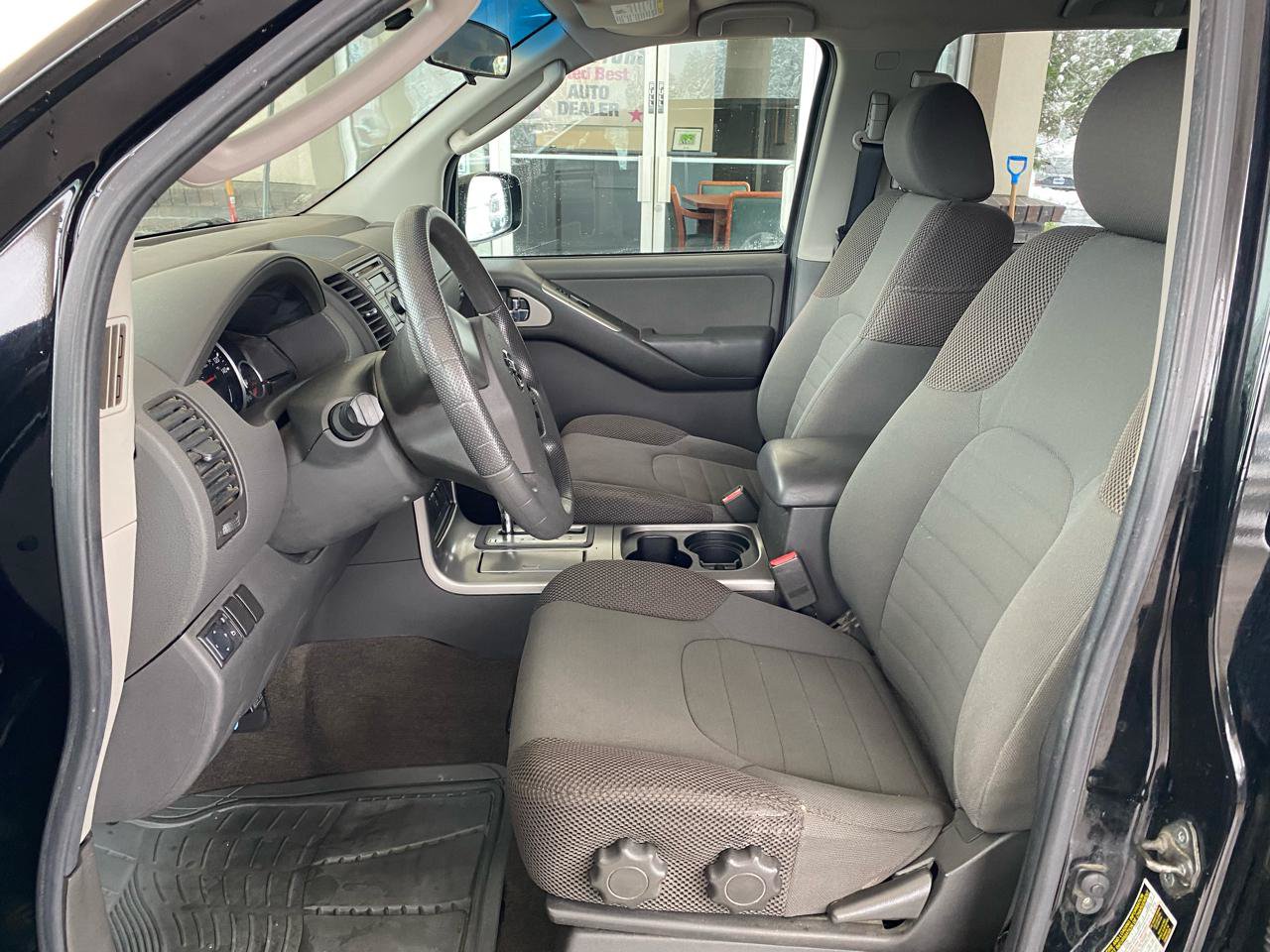 Used 2009 Nissan Pathfinder S RWD image 3