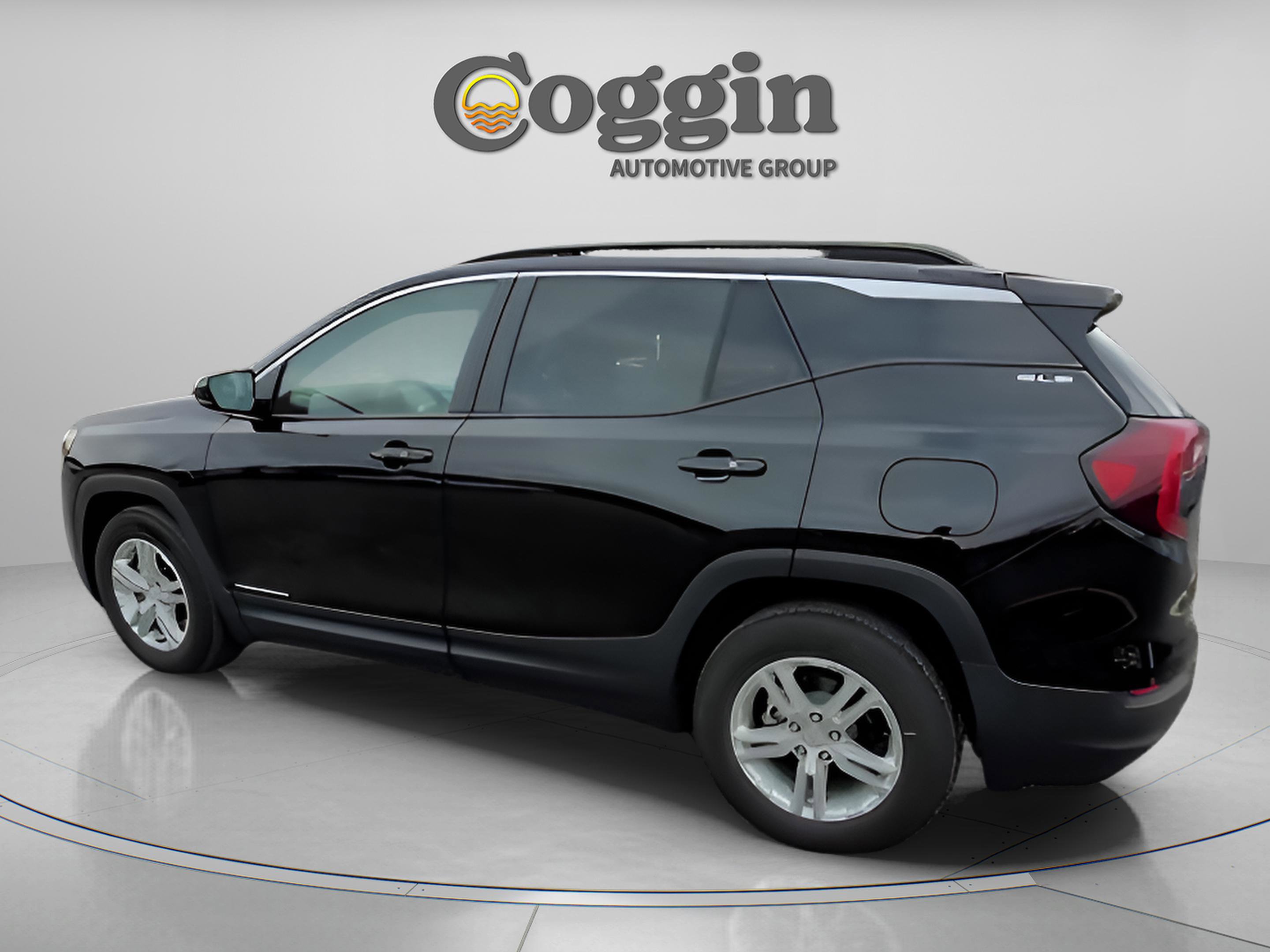Used 2022 GMC Terrain SLE w/ Driver Convenience Package image 5
