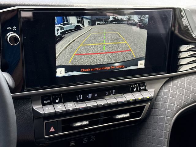 Used 2025 Toyota Camry XLE FWD image 18