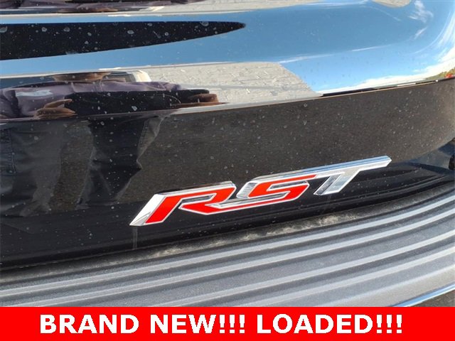 Used 2025 Chevrolet Suburban RST w/ Advanced Technology Package image 16