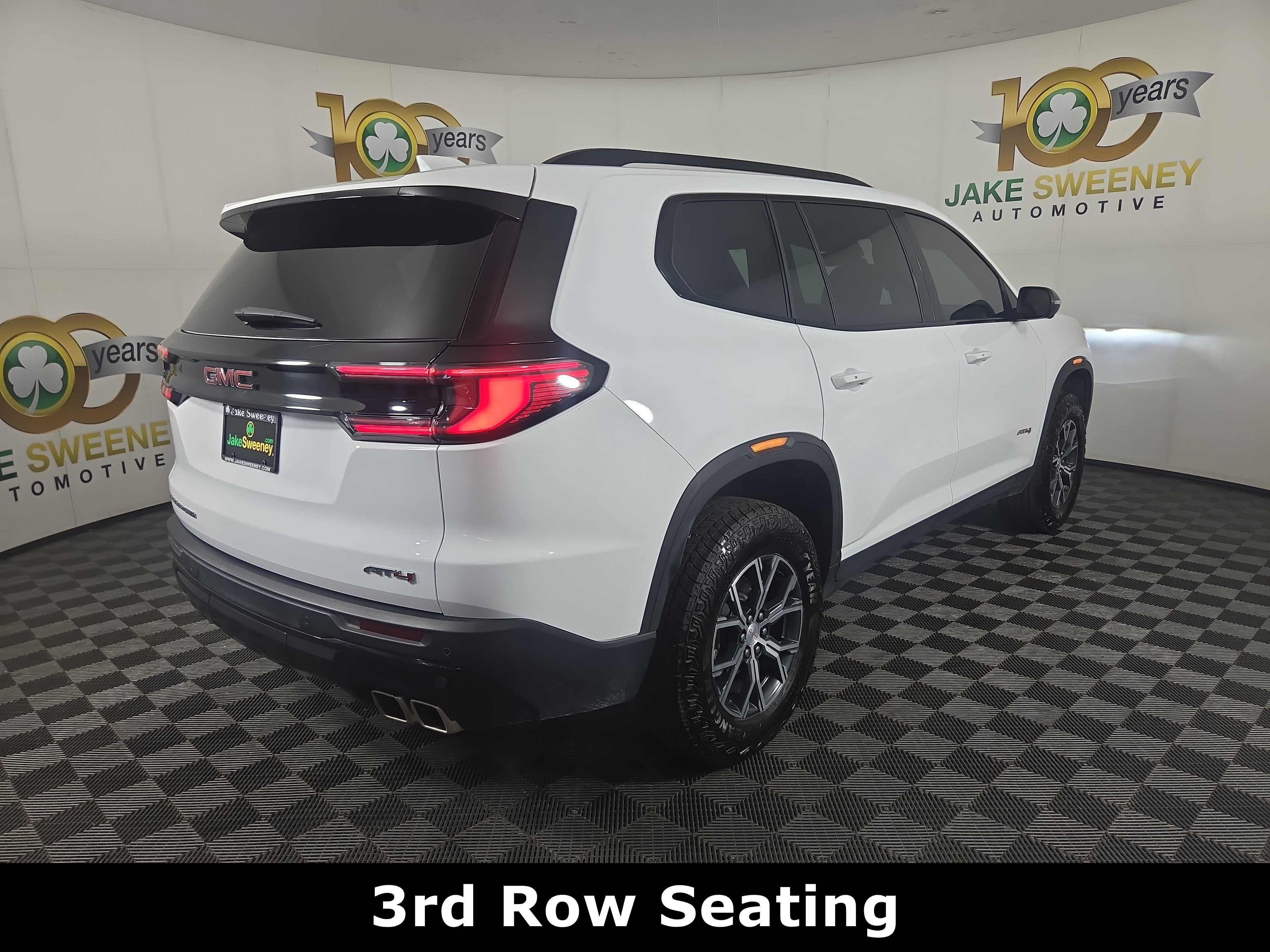 Used 2025 GMC Acadia AT4 w/ Luxury Package AWD/4WD image 9