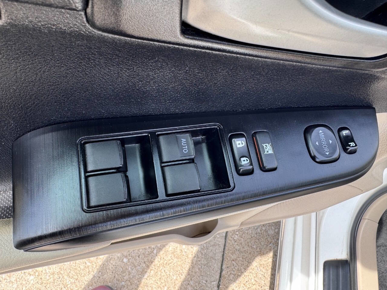 Used 2014 Toyota Camry LE image 13