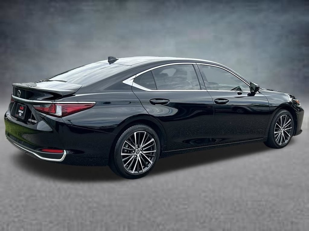 Used 2024 Lexus ES 300h w/ Premium Package FWD image 5