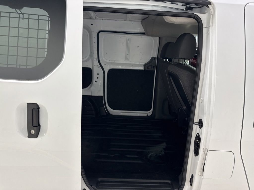 Used 2019 Nissan NV200 S FWD image 32