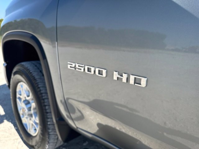 Used 2025 Chevrolet Silverado 2500 LTZ w/ LTZ Convenience Package AWD/4WD image 12