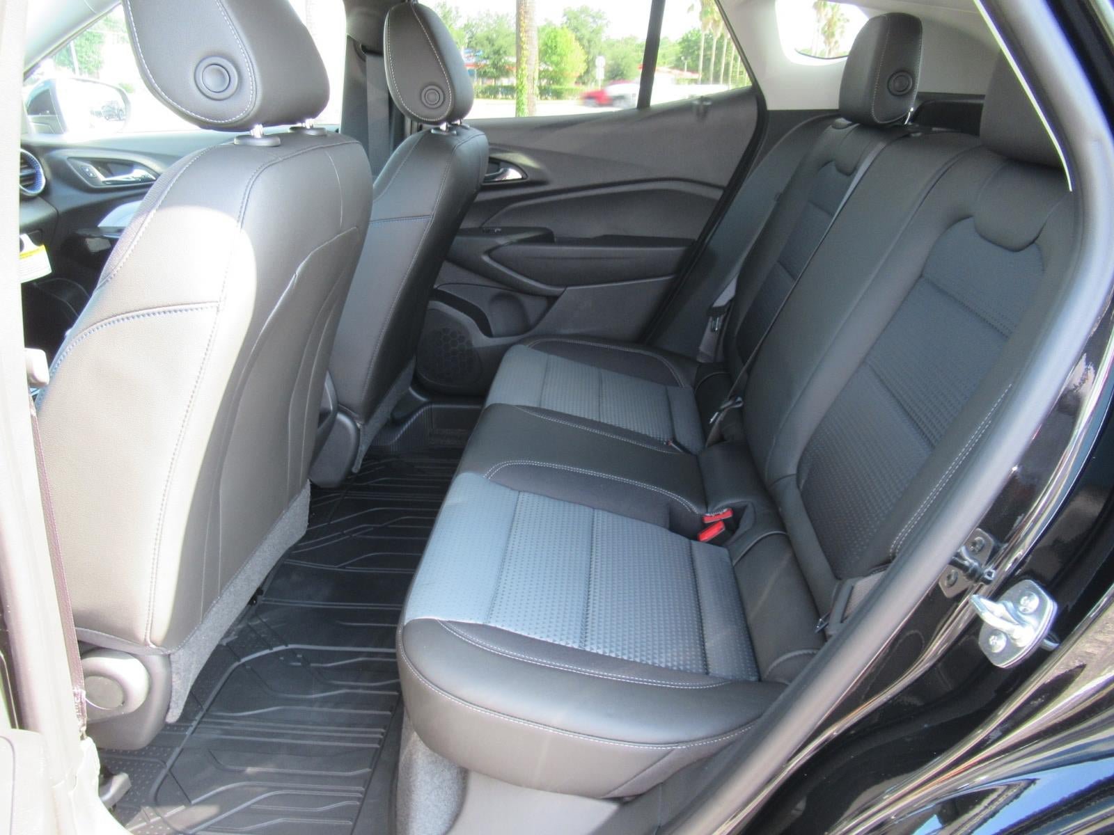 New 2026 Chevrolet Trax LT w/ Driver Confidence Package FWD image 32