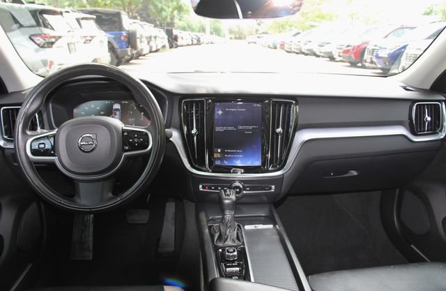 Used 2020 Volvo S60 T5 Momentum FWD image 33