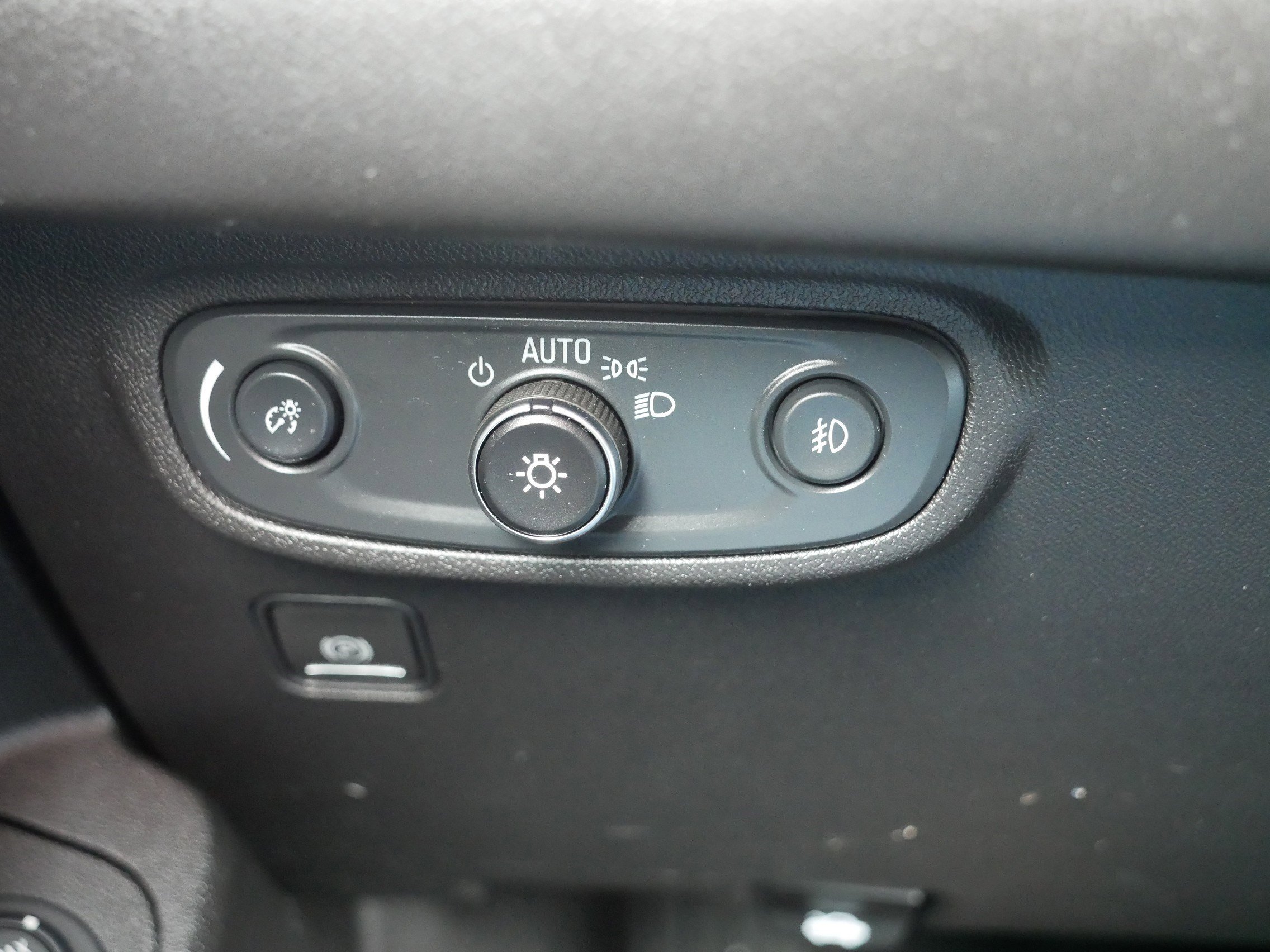 Used 2024 GMC Terrain SLT image 26