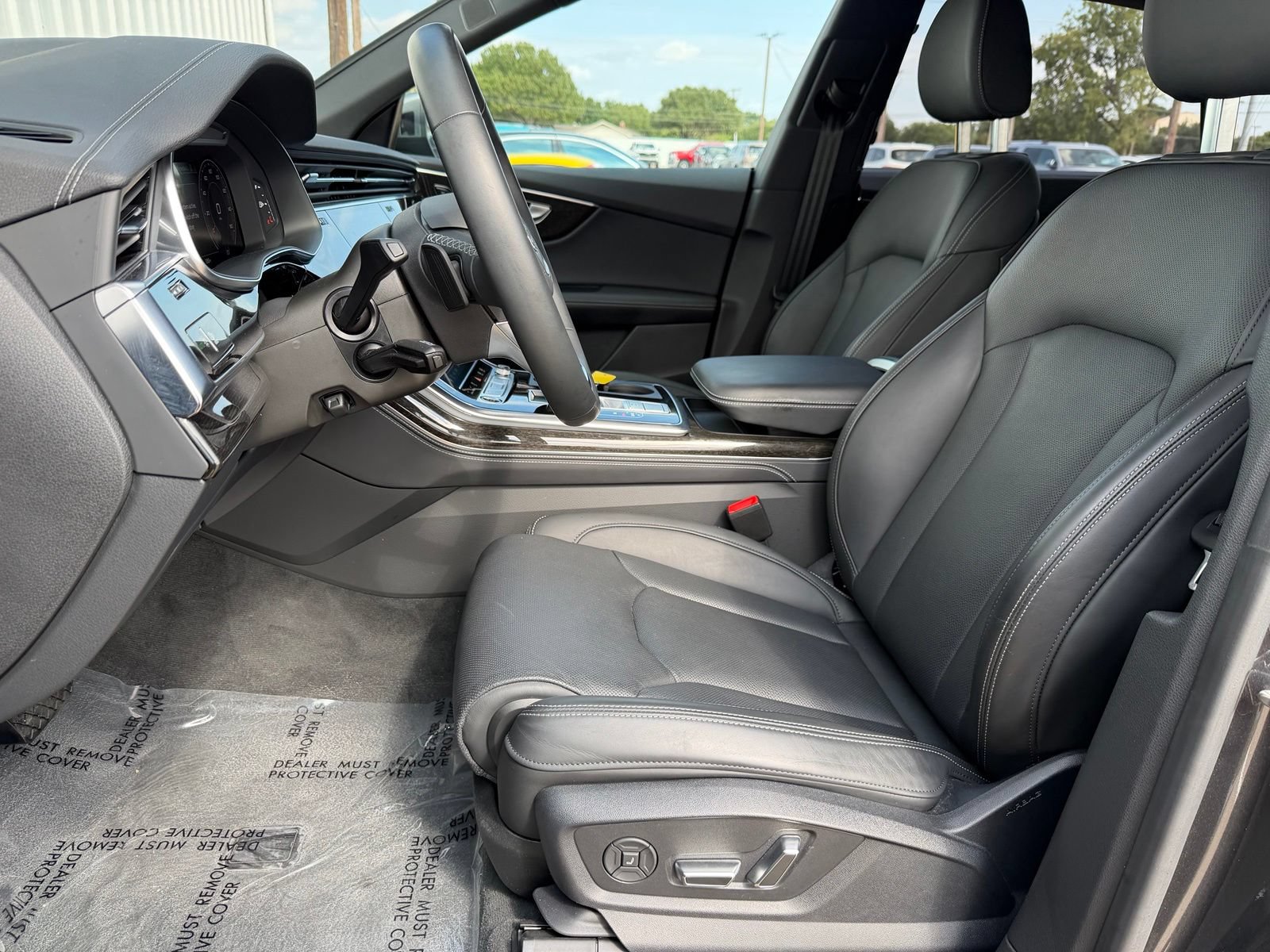 Used 2025 Audi Q8 Prestige w/ Prestige Package AWD/4WD image 21