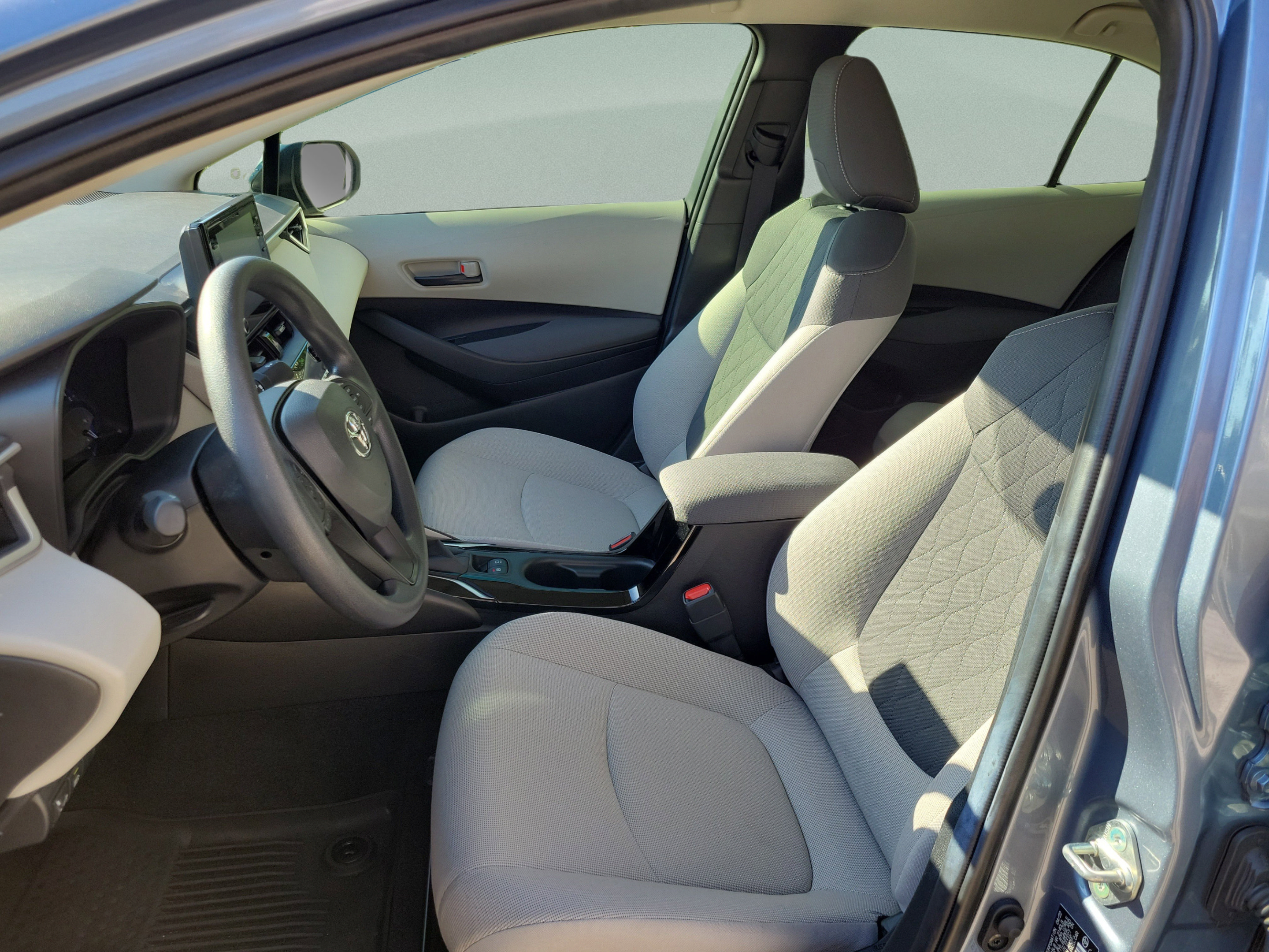 Certified 2022 Toyota Corolla LE FWD image 25
