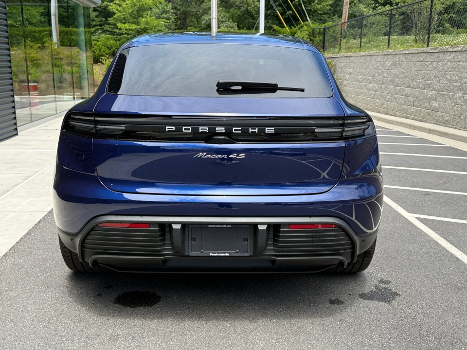New 2025 Porsche Macan 4S Electric AWD/4WD image 6