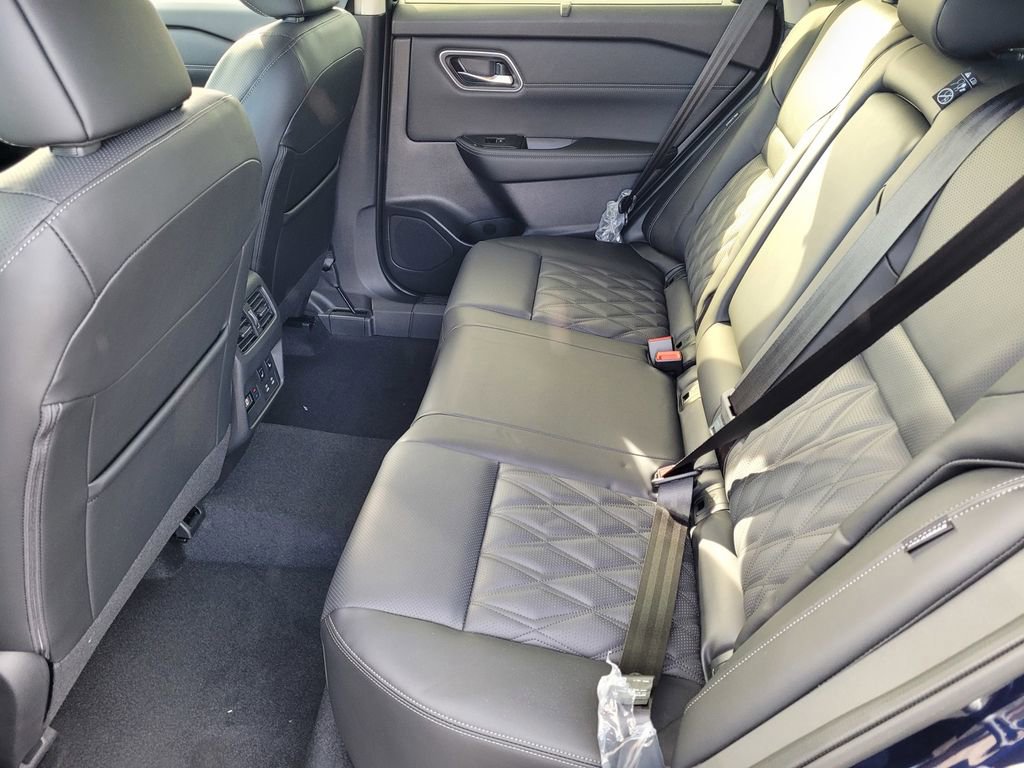 New 2025 Nissan Rogue Platinum w/ Platinum Premium Package image 6