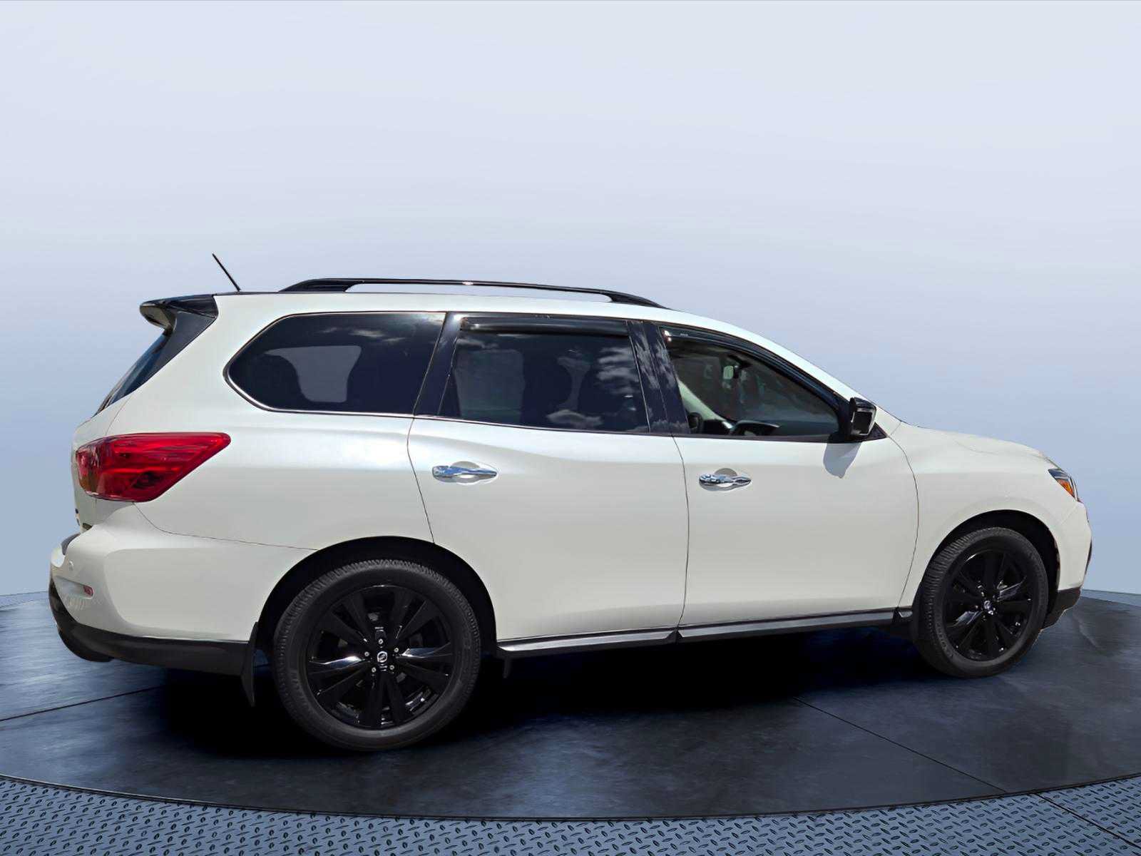 Used 2018 Nissan Pathfinder SL w/ Midnight Edition Package AWD/4WD image 5