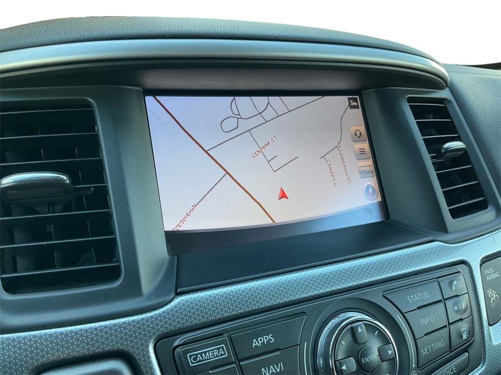 Used 2018 Nissan Pathfinder SL image 12