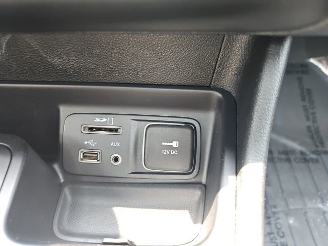 Used 2015 Jeep Cherokee Limited w/ Luxury Group image 19