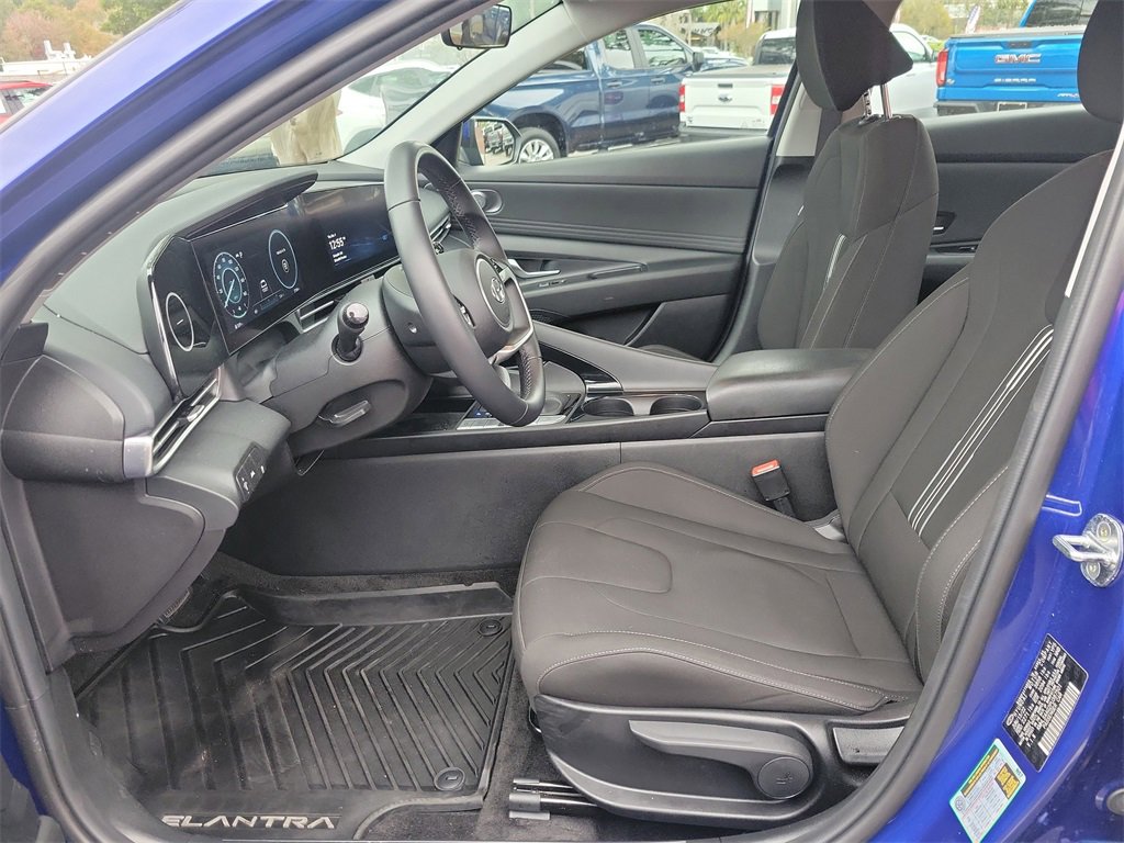 Certified 2023 Hyundai Elantra SEL w/ Convenience Package image 13