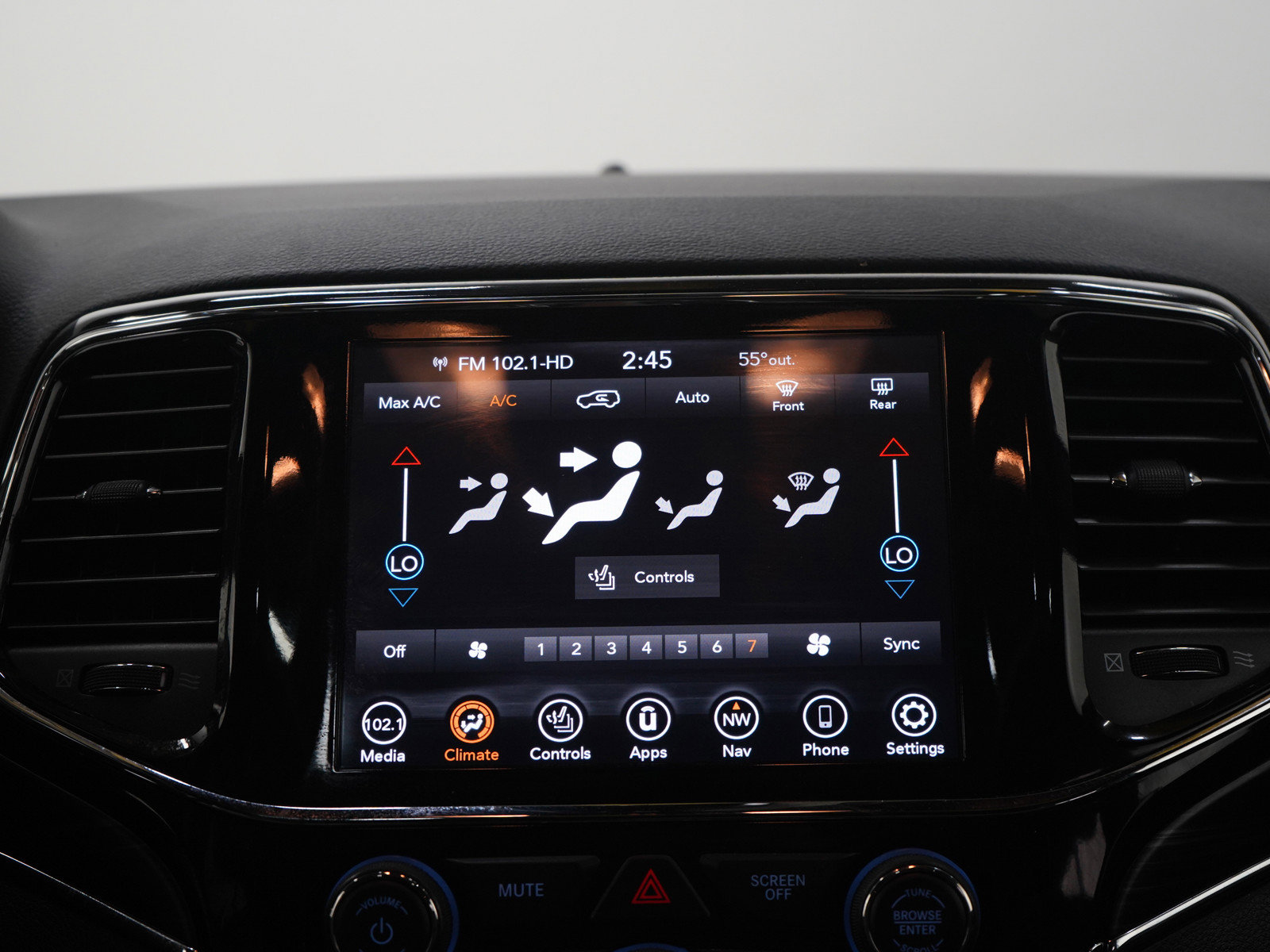 Used 2020 Jeep Grand Cherokee Limited AWD/4WD image 15