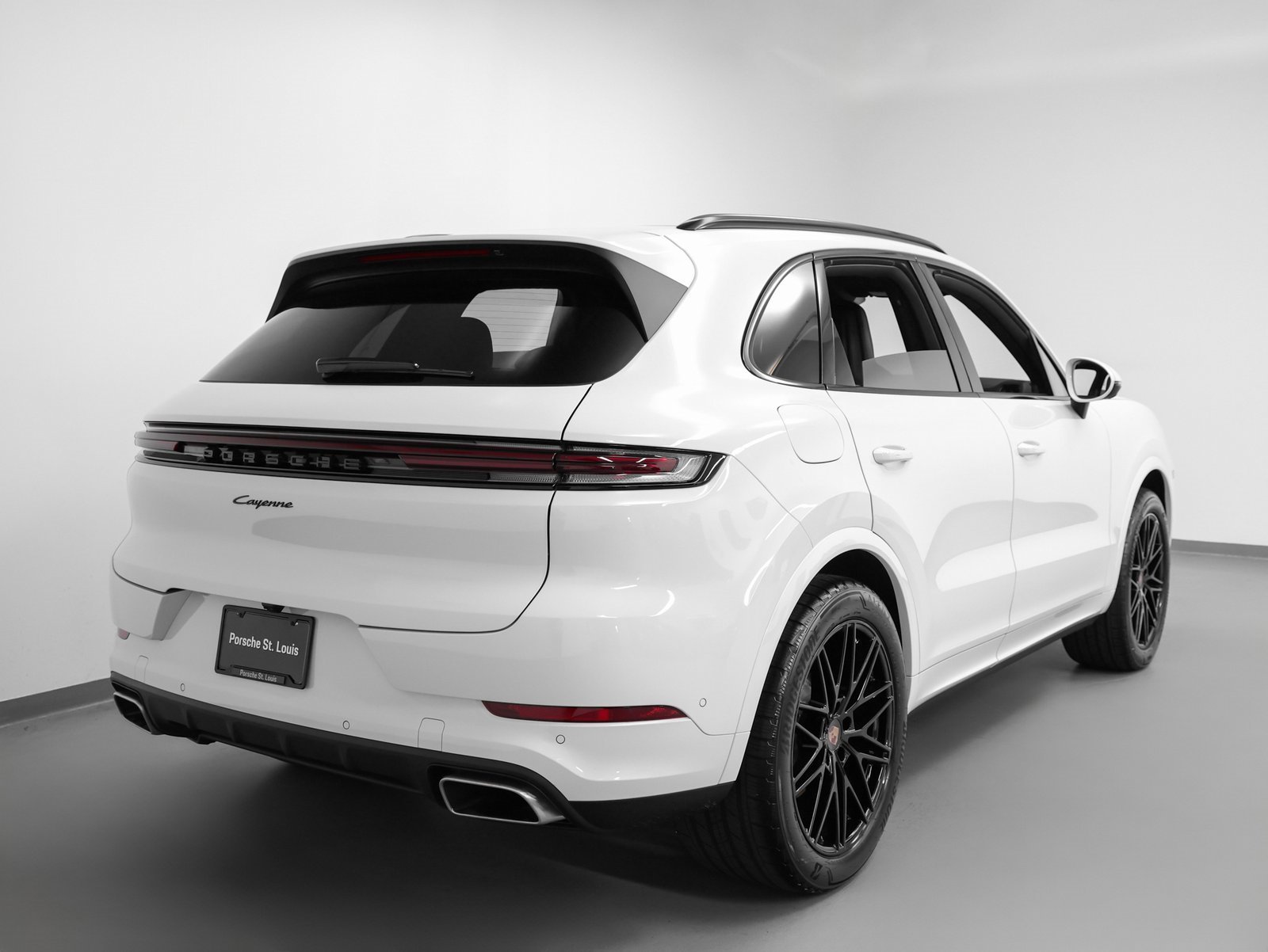 Used 2025 Porsche Cayenne image 12