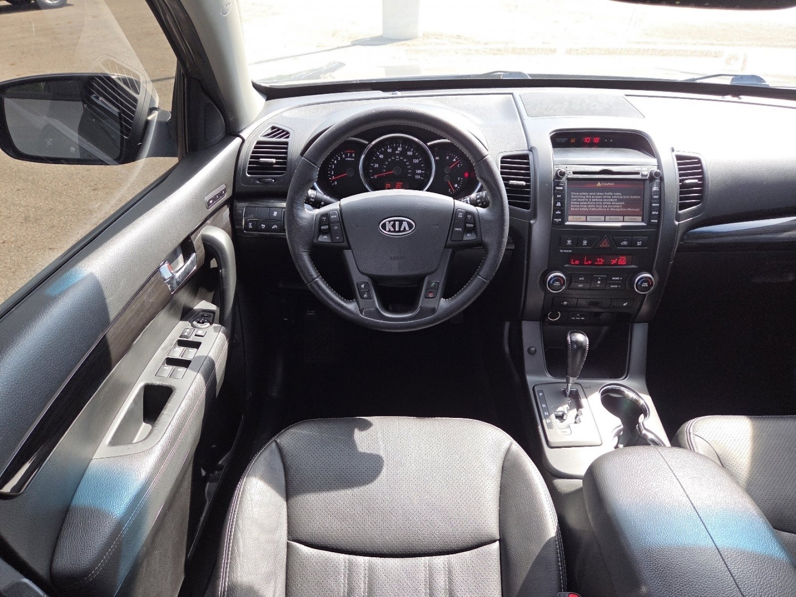 Used 2013 Kia Sorento EX w/ EX V6 Premium Pkg AWD/4WD image 24